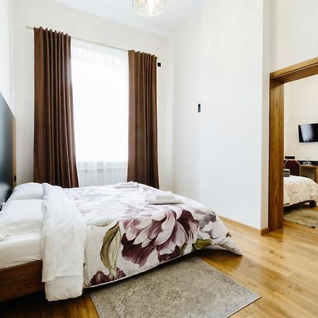 Опал Hotell Stryj Exteriör bild