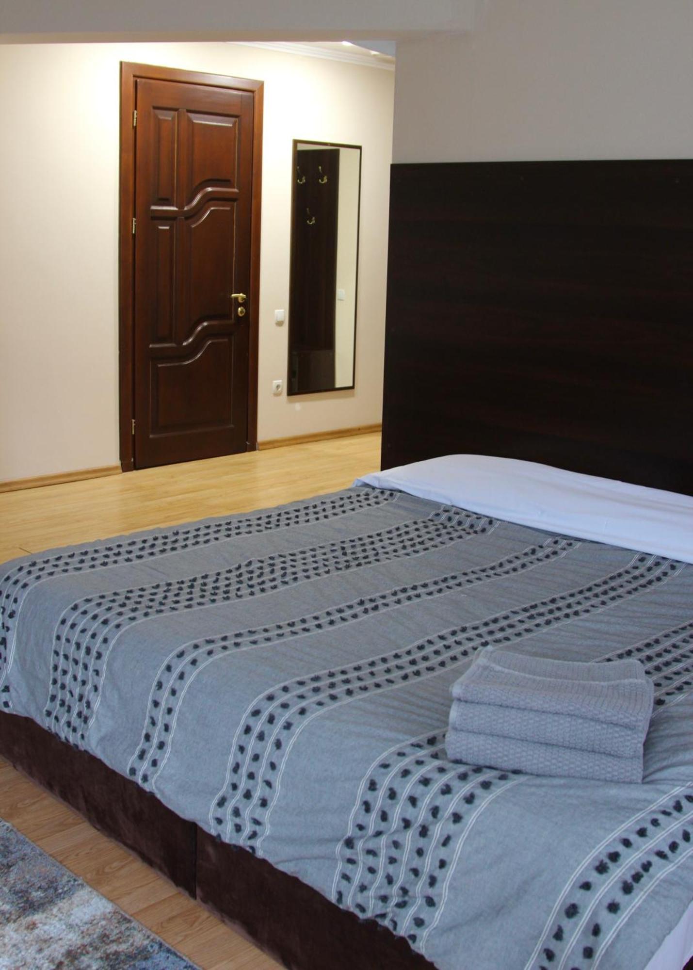 Опал Hotell Stryj Exteriör bild